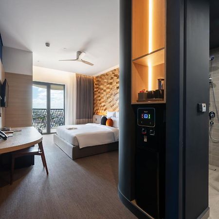 Sun & Moon, Riverside Hotel Phnompen Kültér fotó