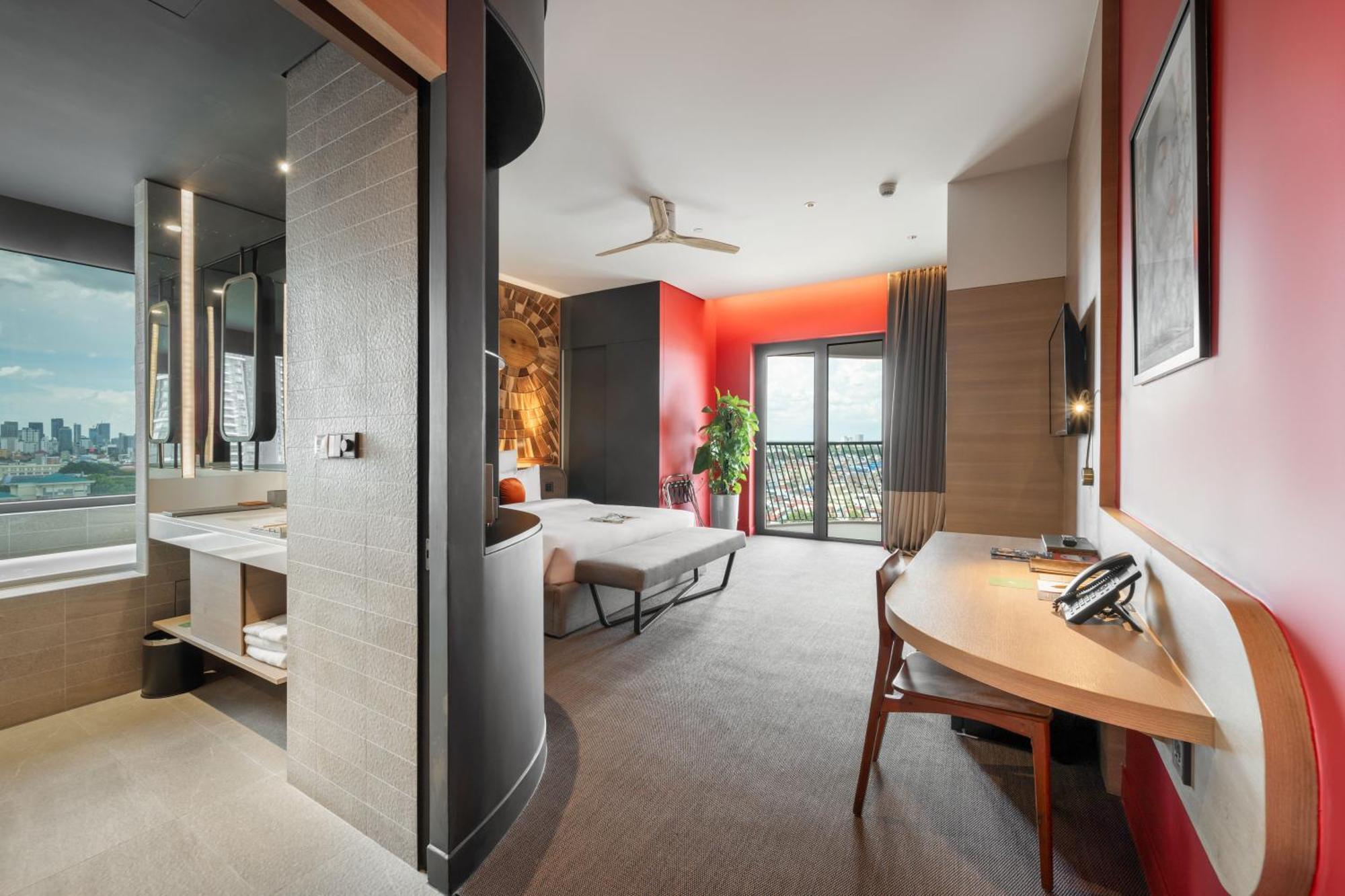 Sun & Moon, Riverside Hotel Phnompen Kültér fotó
